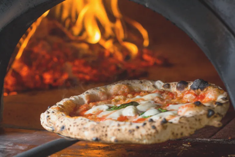 Paras pizzauuni vuonna 2026? | Löydä sopivin kotikäyttöön, pihalle tai terassille!
